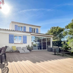 Villa moderne vue mer et collines aux Portes des Calanques